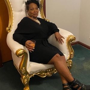 Meet your Posher, Effie